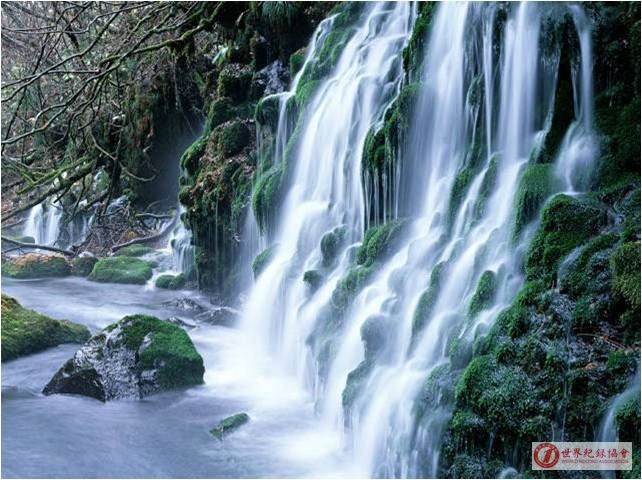 世界上最大的温泉瀑布——螺髻•九十九里温泉瀑布