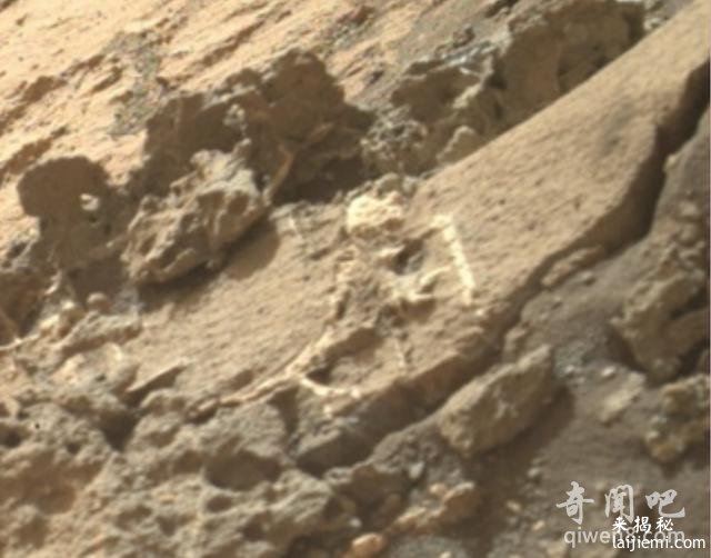 火星岩石壁上发现神秘不明物体，疑似外星人的骸骨！