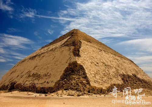 还只知道埃及金字塔？看全球九大神秘金字塔