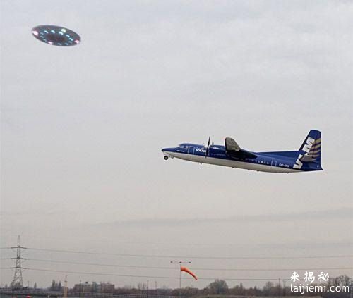意客机高空险撞UFO